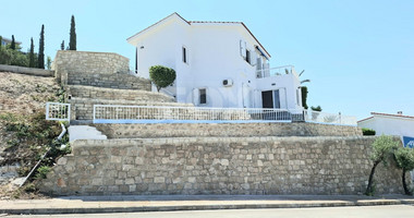 Three bedroom detached house for rent  in Tsada, Paphos