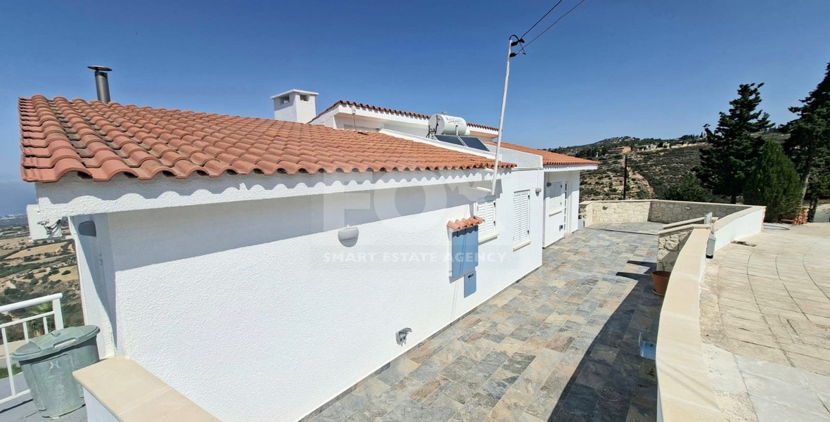 Three bedroom detached house for rent  in Tsada, Paphos