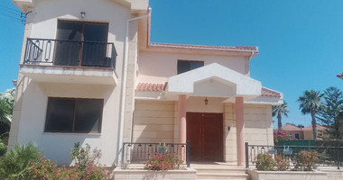 For Sale – Elegant 4-Bedroom Villa in Mouttagiaka