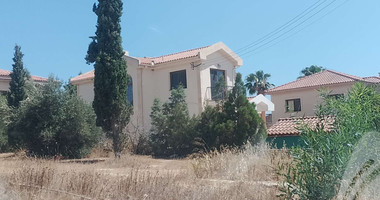For Sale – Elegant 4-Bedroom Villa in Mouttagiaka