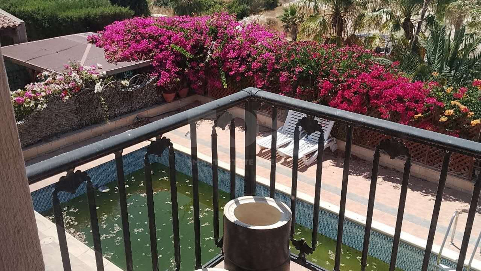 For Sale – Elegant 4-Bedroom Villa in Mouttagiaka