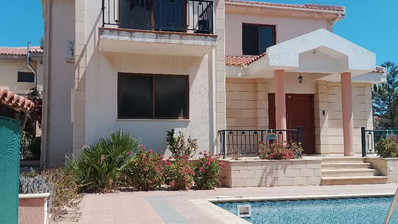 For Sale – Elegant 4-Bedroom Villa in Mouttagiaka