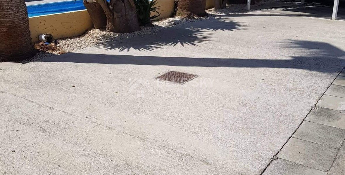 Fully Furnished Three Bedroom Home in  Universal, for sale