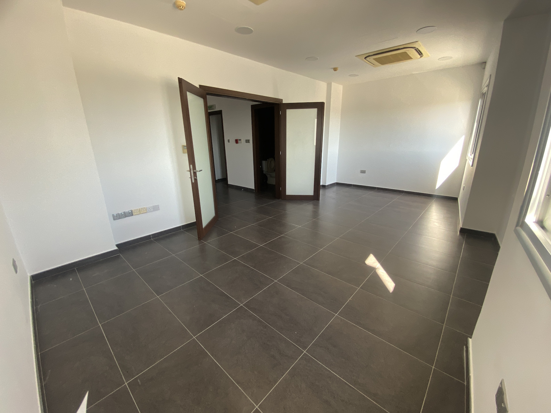 Oficina 277 m² en Pafos, Chipre