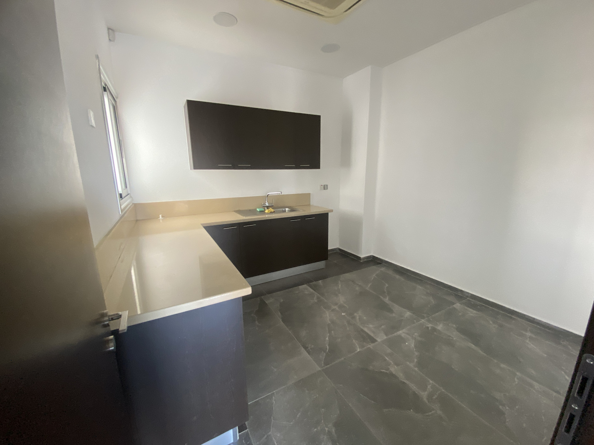 Oficina 277 m² en Pafos, Chipre