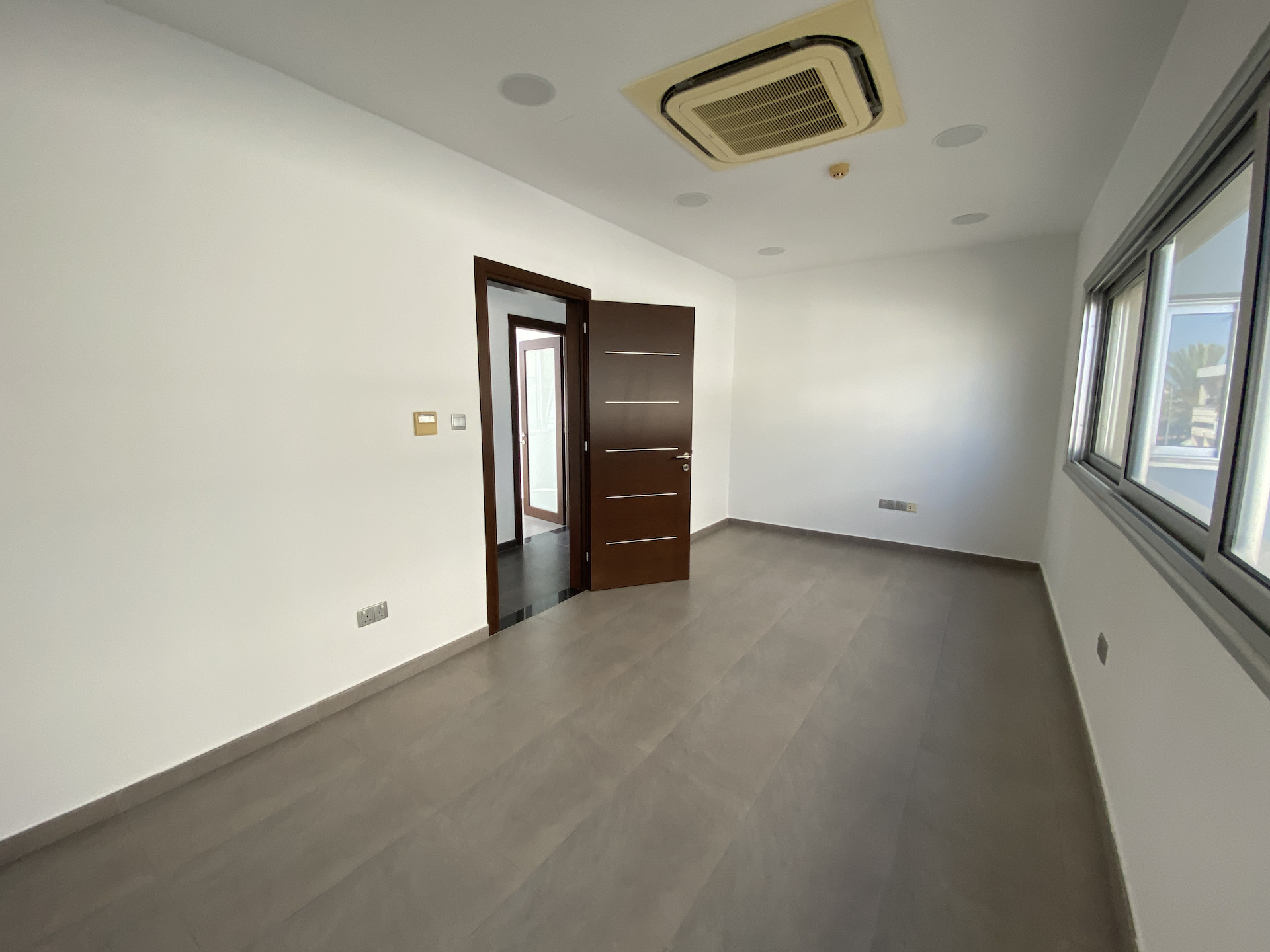 Oficina 191 m² en Pafos, Chipre