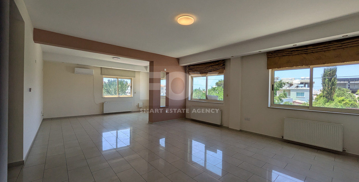 Spacious Four Bedroom Penthouse in Central Geroskipou for sale