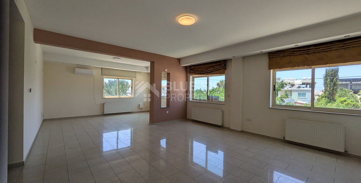 Spacious Four Bedroom Penthouse in Central Geroskipou for sale