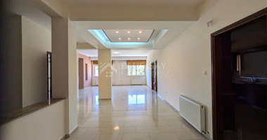 Spacious Four Bedroom Penthouse in Central Geroskipou for sale