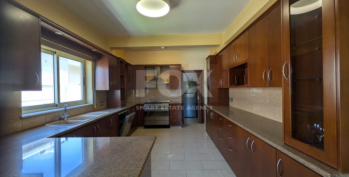 Spacious Four Bedroom Penthouse in Central Geroskipou for sale