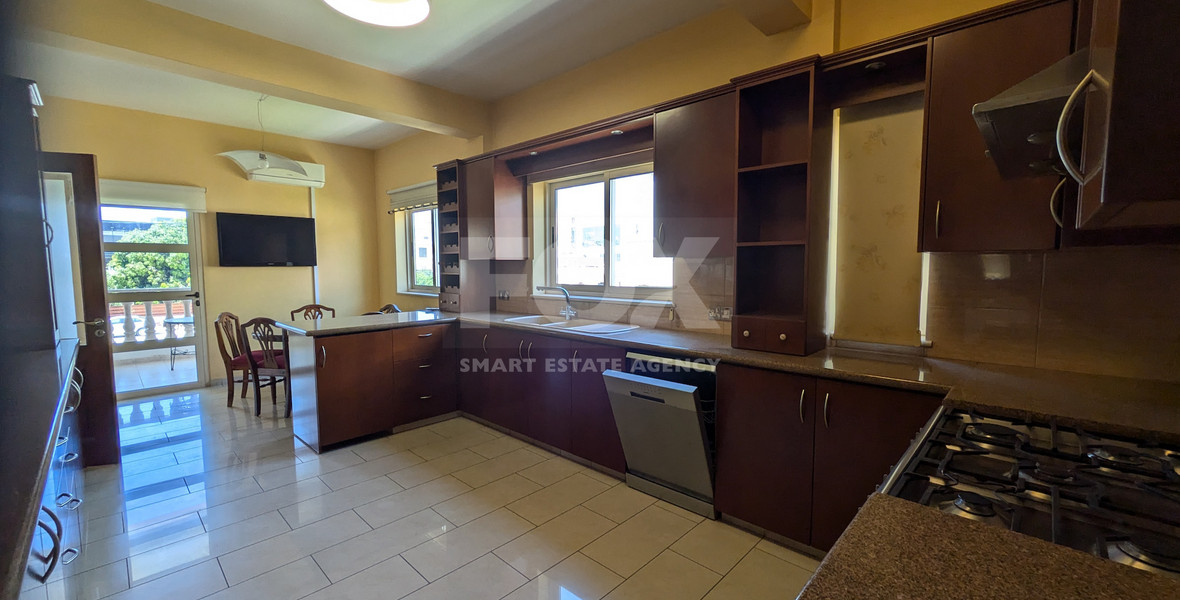 Spacious Four Bedroom Penthouse in Central Geroskipou for sale