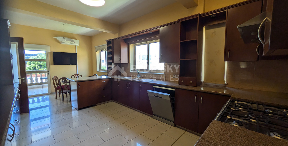 Spacious Four Bedroom Penthouse in Central Geroskipou for sale
