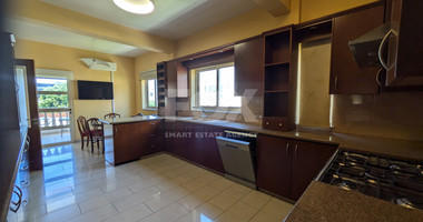 Spacious Four Bedroom Penthouse in Central Geroskipou for sale
