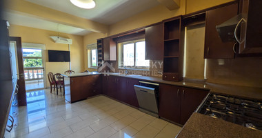 Spacious Four Bedroom Penthouse in Central Geroskipou for sale