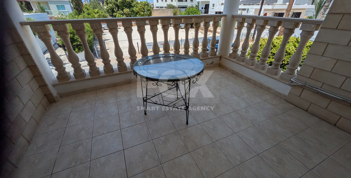 Spacious Four Bedroom Penthouse in Central Geroskipou for sale