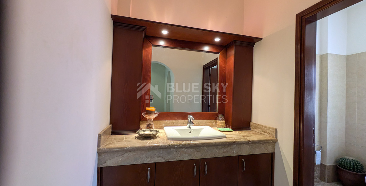 Spacious Four Bedroom Penthouse in Central Geroskipou for sale