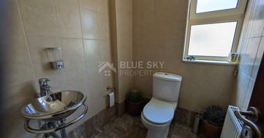 Spacious Four Bedroom Penthouse in Central Geroskipou for sale