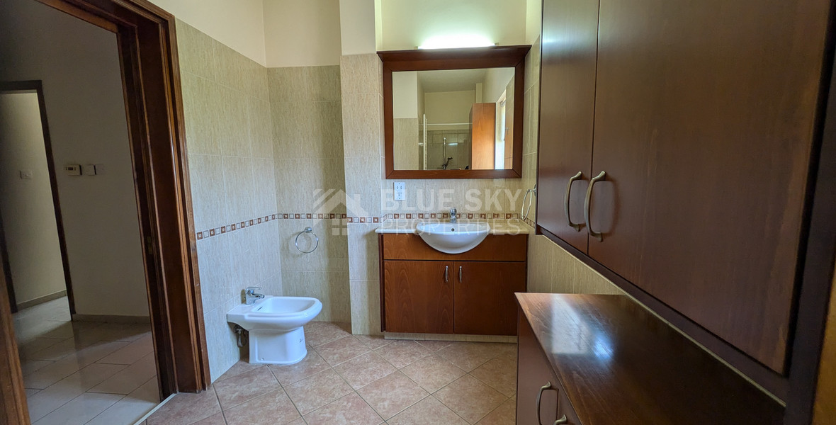Spacious Four Bedroom Penthouse in Central Geroskipou for sale