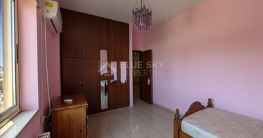 Spacious Four Bedroom Penthouse in Central Geroskipou for sale