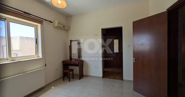 Spacious Four Bedroom Penthouse in Central Geroskipou for sale