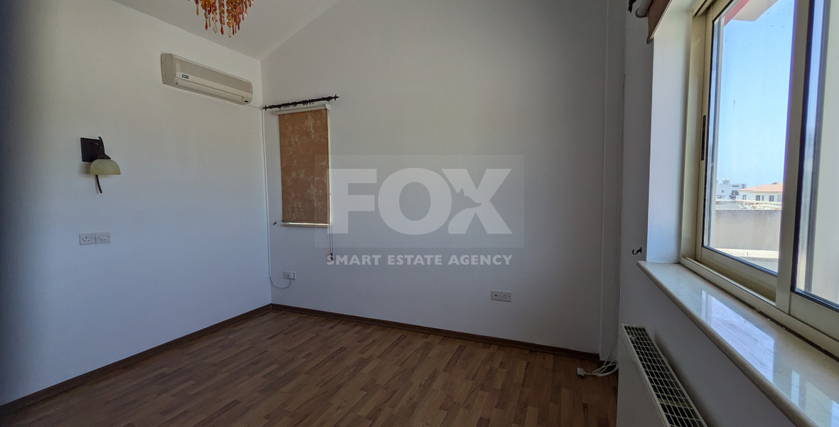 Spacious Four Bedroom Penthouse in Central Geroskipou for sale