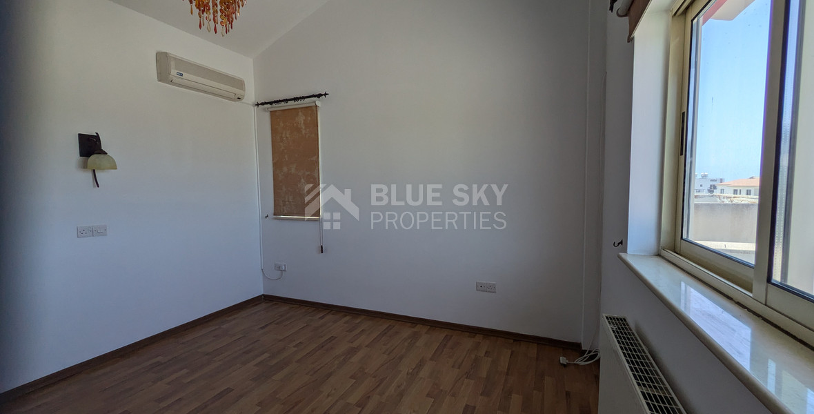 Spacious Four Bedroom Penthouse in Central Geroskipou for sale