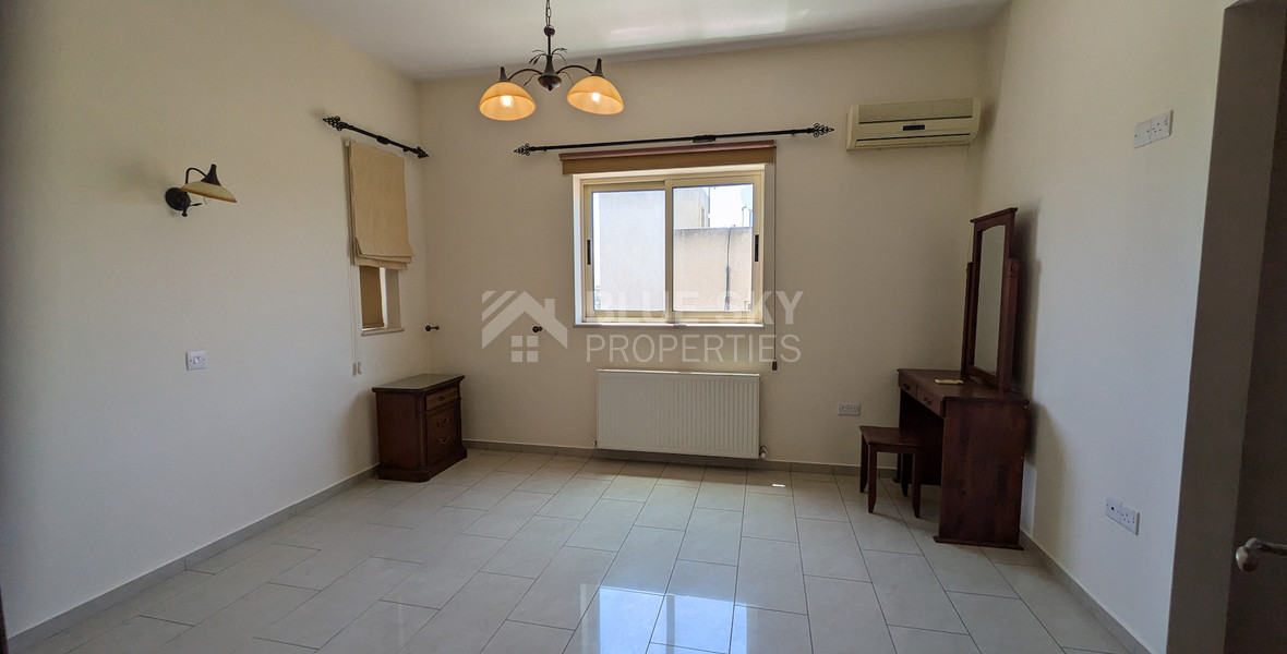 Spacious Four Bedroom Penthouse in Central Geroskipou for sale