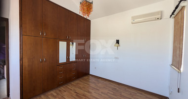 Spacious Four Bedroom Penthouse in Central Geroskipou for sale