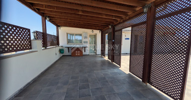 Spacious Four Bedroom Penthouse in Central Geroskipou for sale