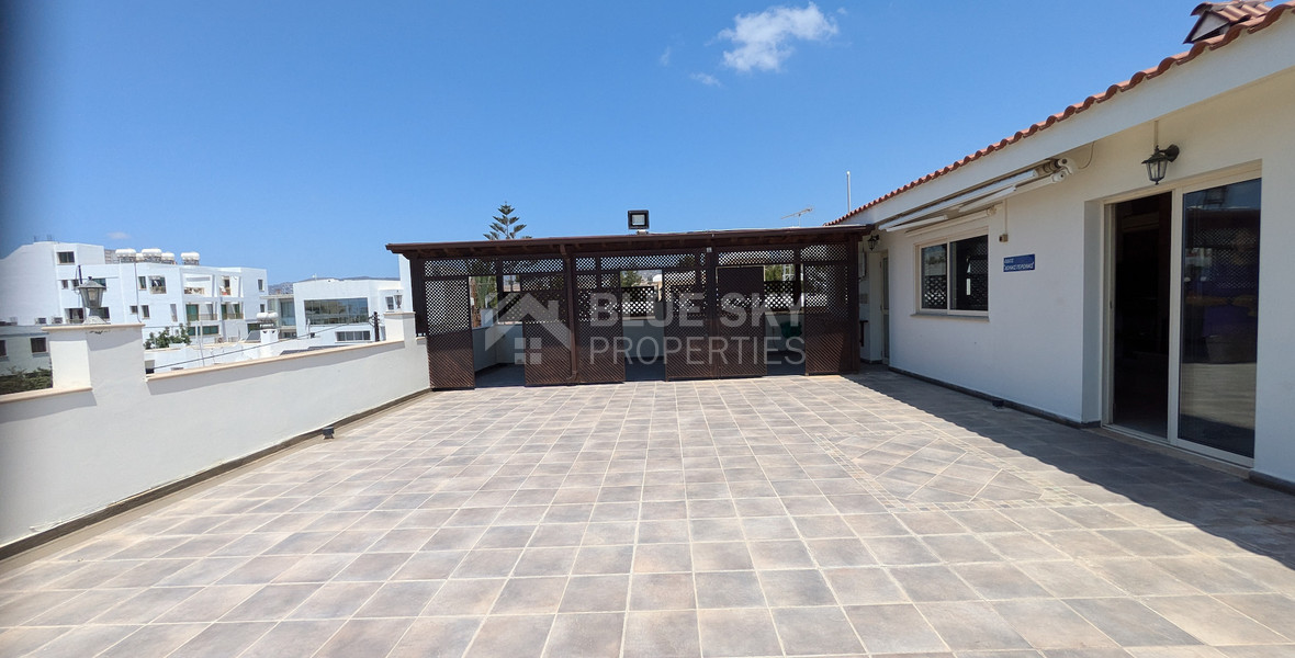 Spacious Four Bedroom Penthouse in Central Geroskipou for sale