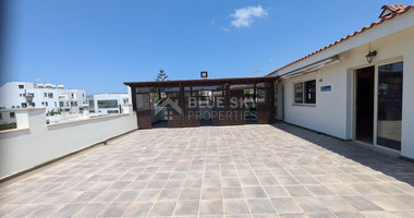 Spacious Four Bedroom Penthouse in Central Geroskipou for sale