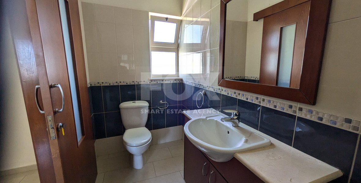Spacious Four Bedroom Penthouse in Central Geroskipou for sale