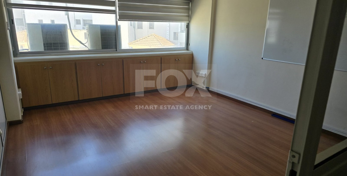 RENT: OFFICE ON THE NICOLAOU BUSINESS CENTRE WITH COVERED PARKING AND WALKING DISTANCE TO ALL AMENITIES.