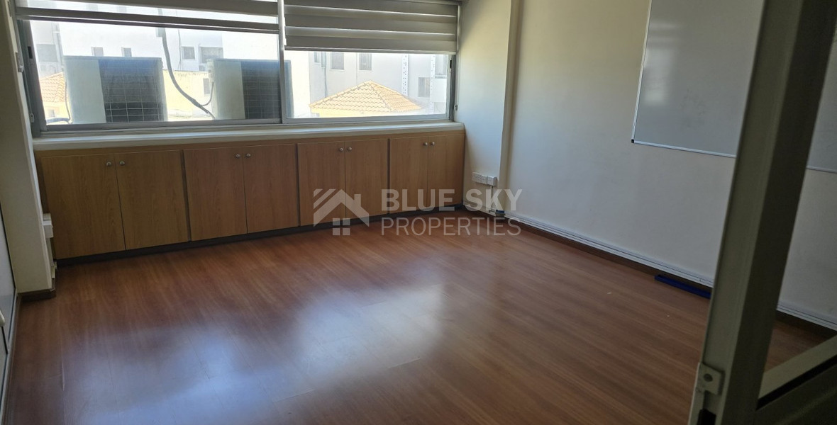 RENT: OFFICE ON THE NICOLAOU BUSINESS CENTRE WITH COVERED PARKING AND WALKING DISTANCE TO ALL AMENITIES.