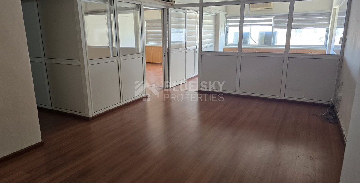 RENT: OFFICE ON THE NICOLAOU BUSINESS CENTRE WITH COVERED PARKING AND WALKING DISTANCE TO ALL AMENITIES.