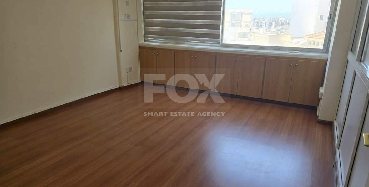 RENT: OFFICE ON THE NICOLAOU BUSINESS CENTRE WITH COVERED PARKING AND WALKING DISTANCE TO ALL AMENITIES.