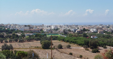 For Rent: Spacious Five Bedroom Apartment in Empa with Panoramic Sea View