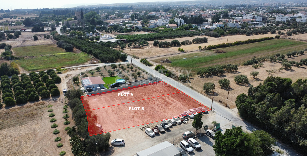 Corner Plot for sale in Kolossi: Next to Green Area