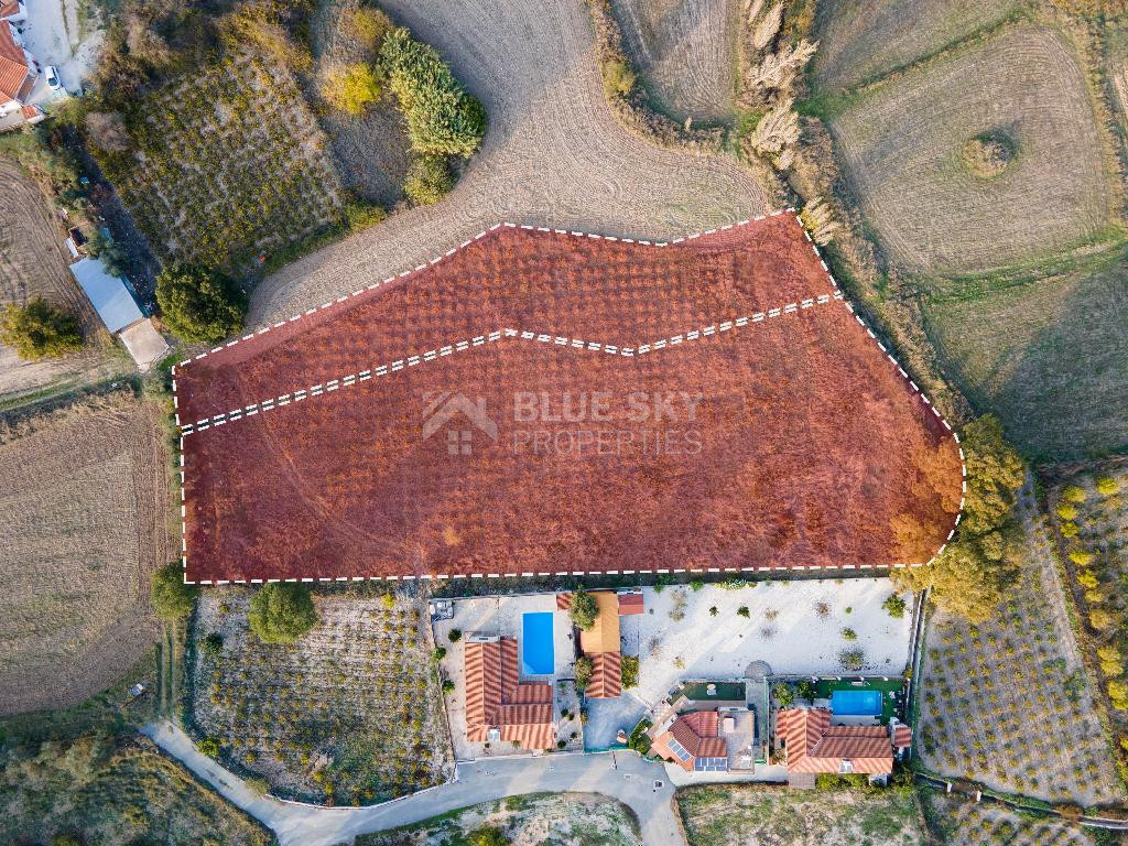 For sale, Residential field in Polemi community, in Paphos district.