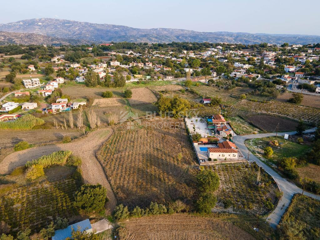 For sale, Residential field in Polemi community, in Paphos district.