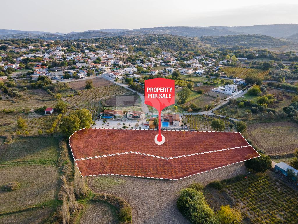 For sale, Residential field in Polemi community, in Paphos district.