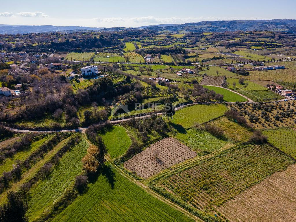 For sale: Residential field in Polemi community,  in Paphos District.