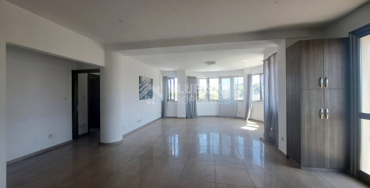 Office space of 125 sq.m. for rent in Paphos city