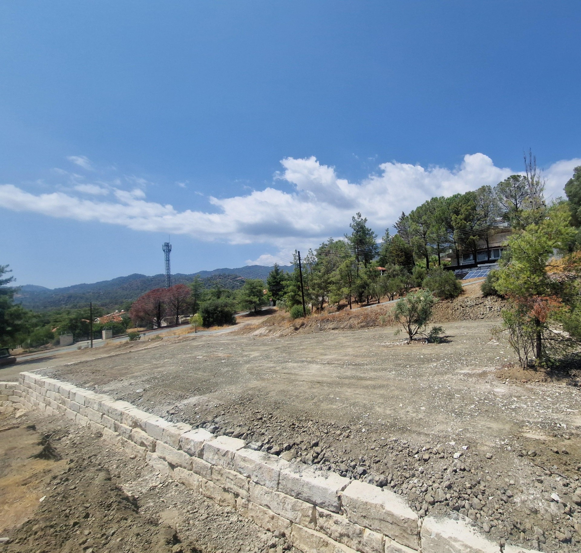 Atterrir  Trimiklini, Chypre