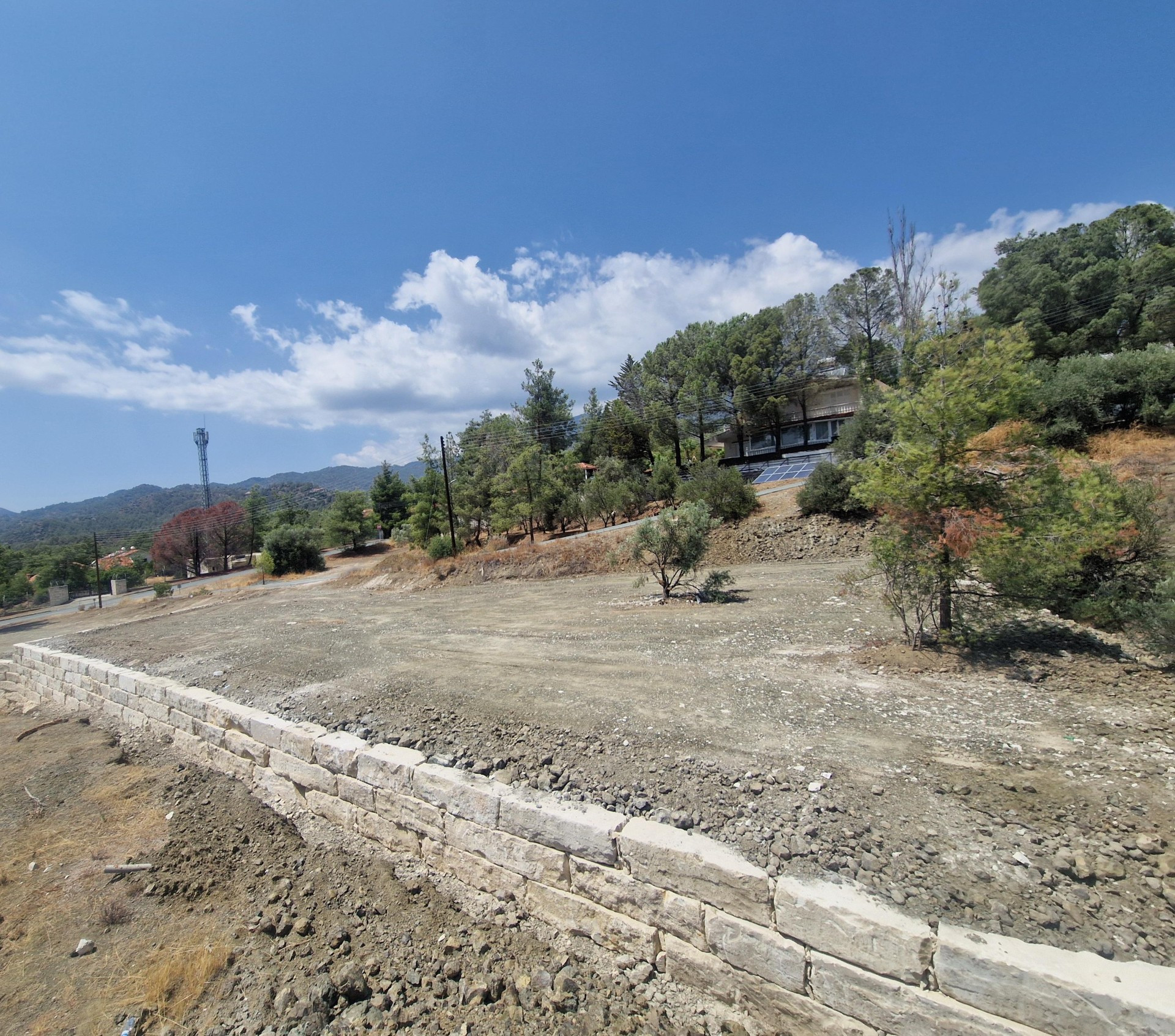 Atterrir  Trimiklini, Chypre