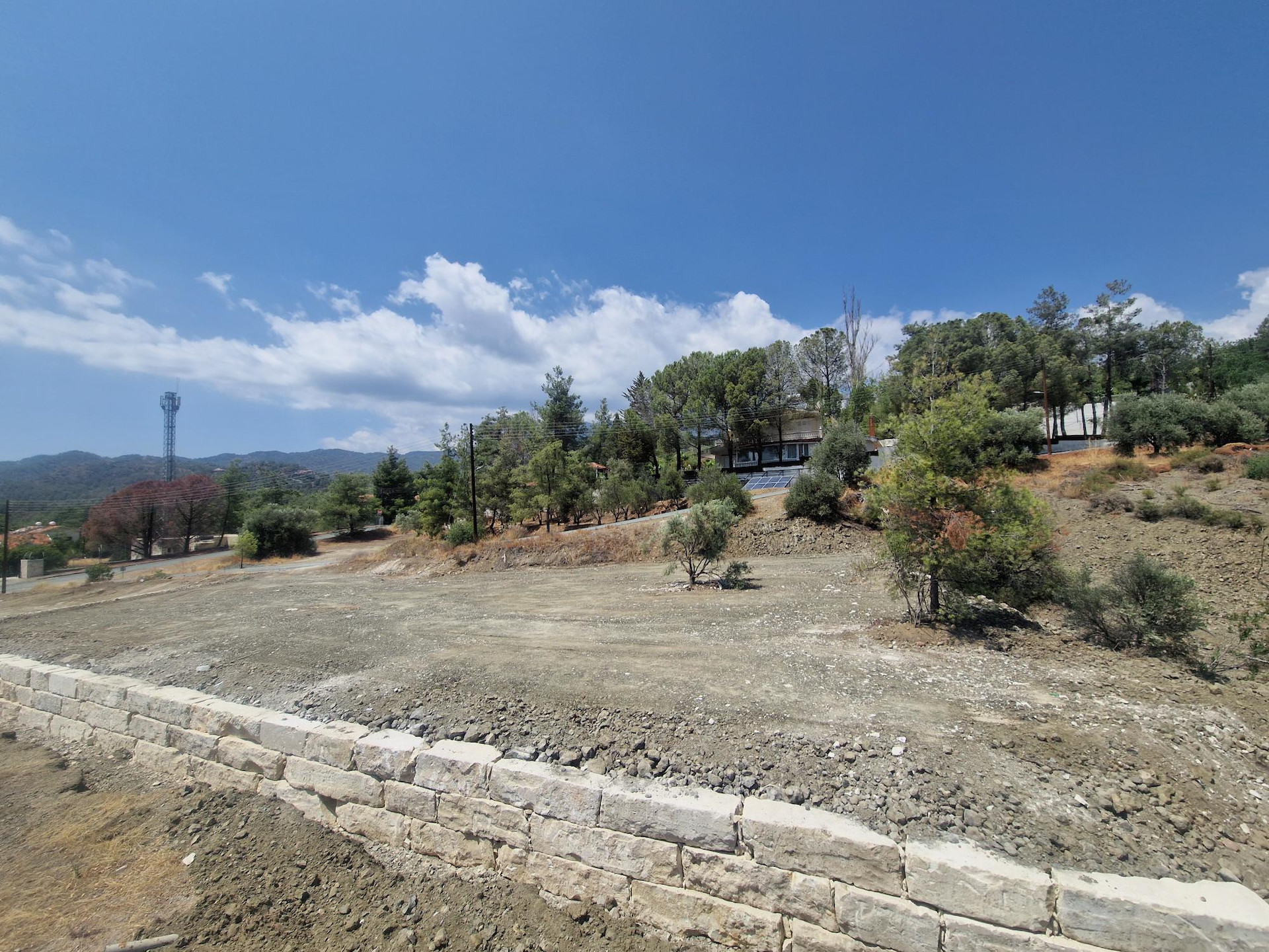 Atterrir  Trimiklini, Chypre