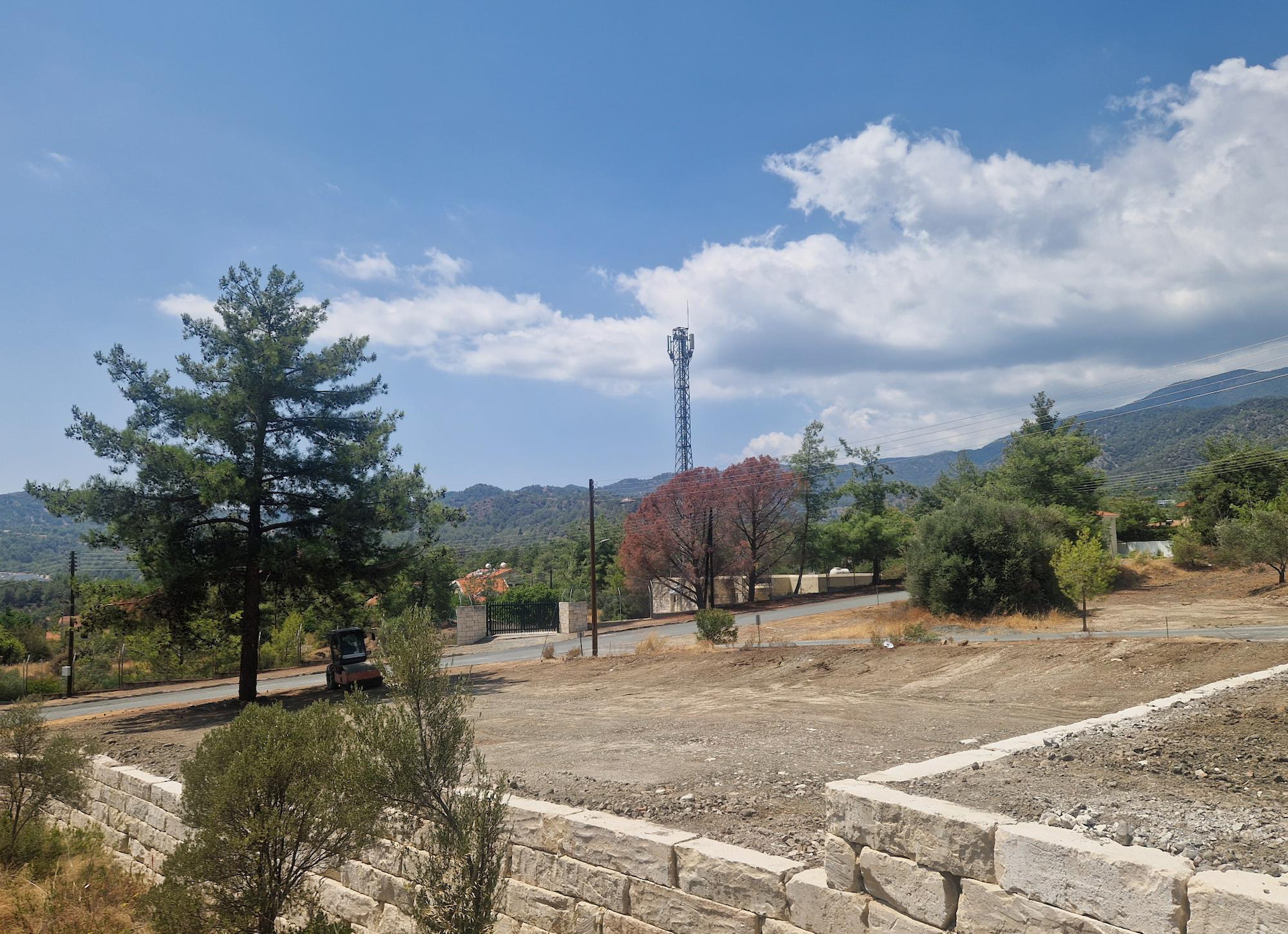 Atterrir  Trimiklini, Chypre