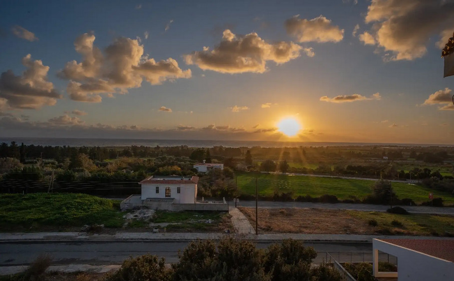 Mieszkanie 4 pokoi 380 m² Kouklia, Cypr