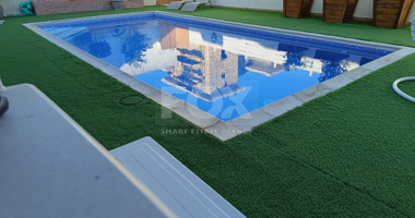 Three bedroom detached house with pool for rent in Moni, Limassol