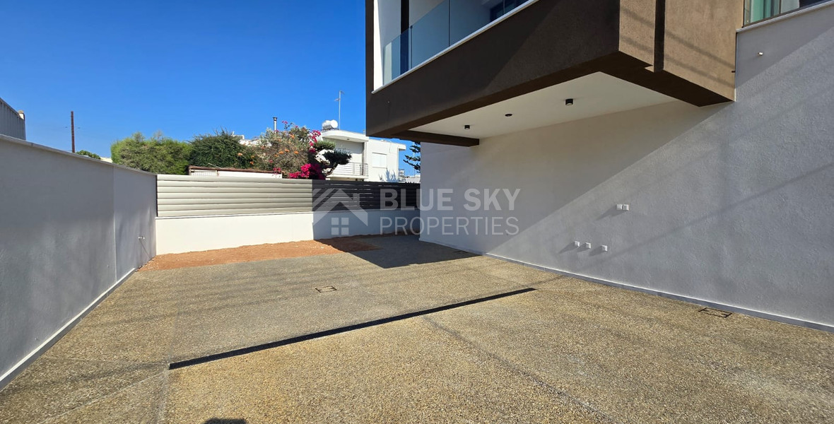 Unfurnished Ground Floor Office 100m2 in Ypsonas For Rent